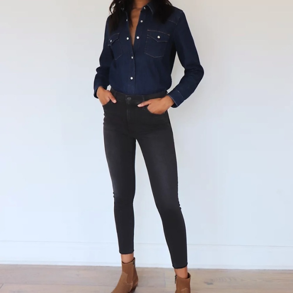 Denim forum NWT the nico mid rise skinny crop Jean